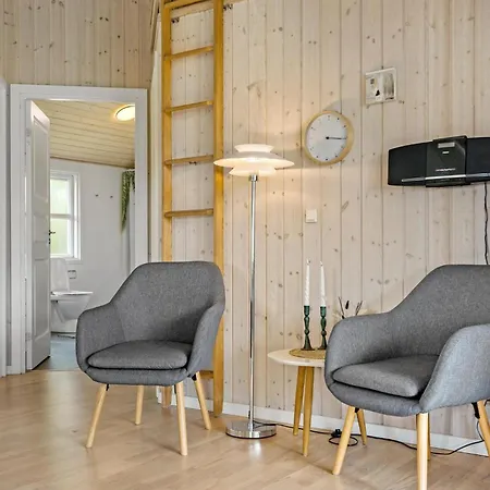 Dom wakacyjny Gorgeous In With Kitchen